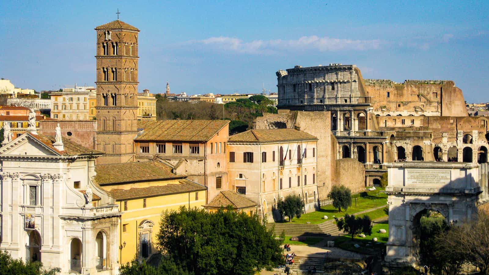 roman forum and coloseeum